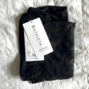 Athleta Momentum Tank - NWT M